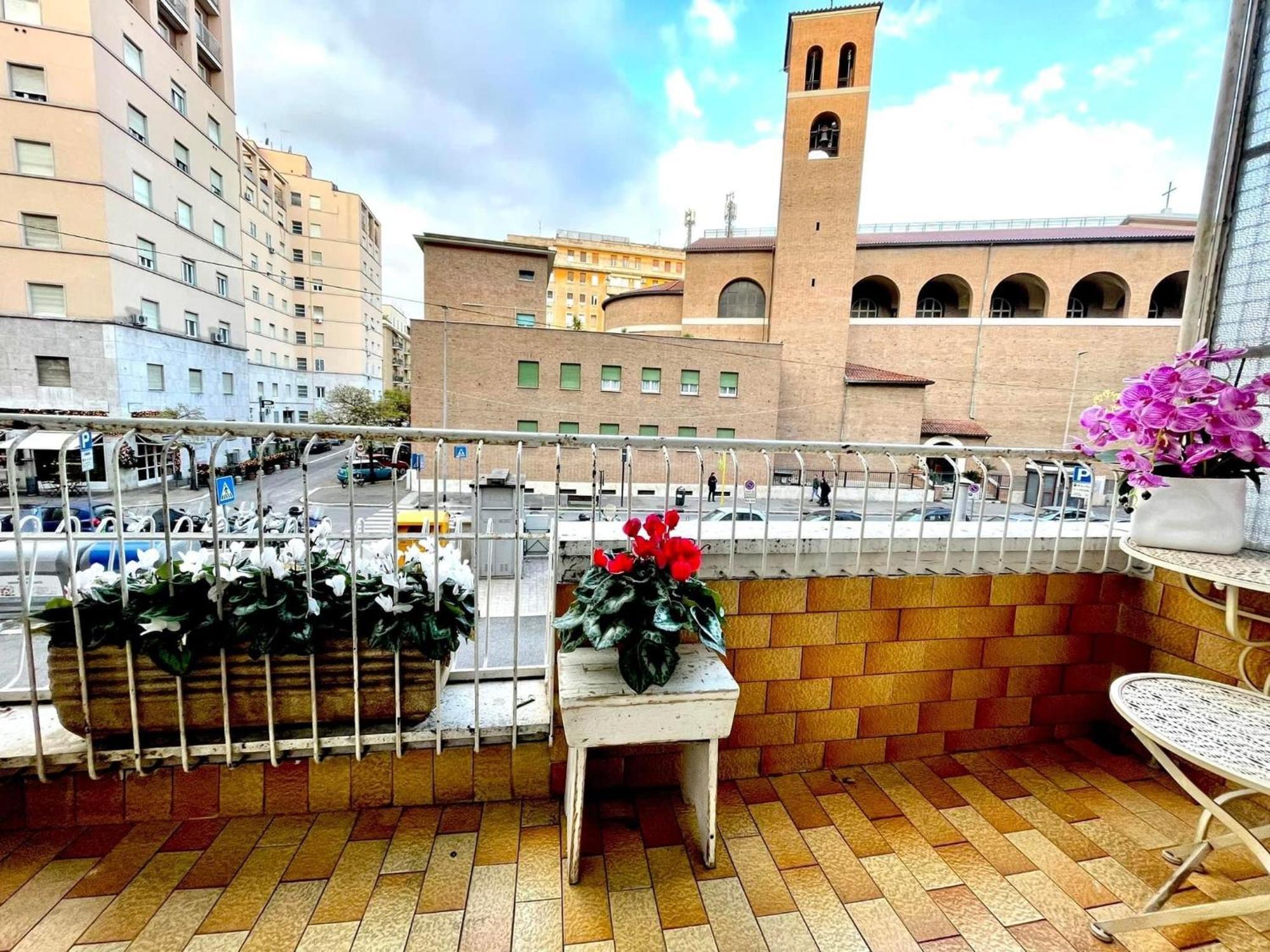 Lucens Domus Appartamento Roma Quartiere Trieste - Vicino Metro B1 - Kültér fotó